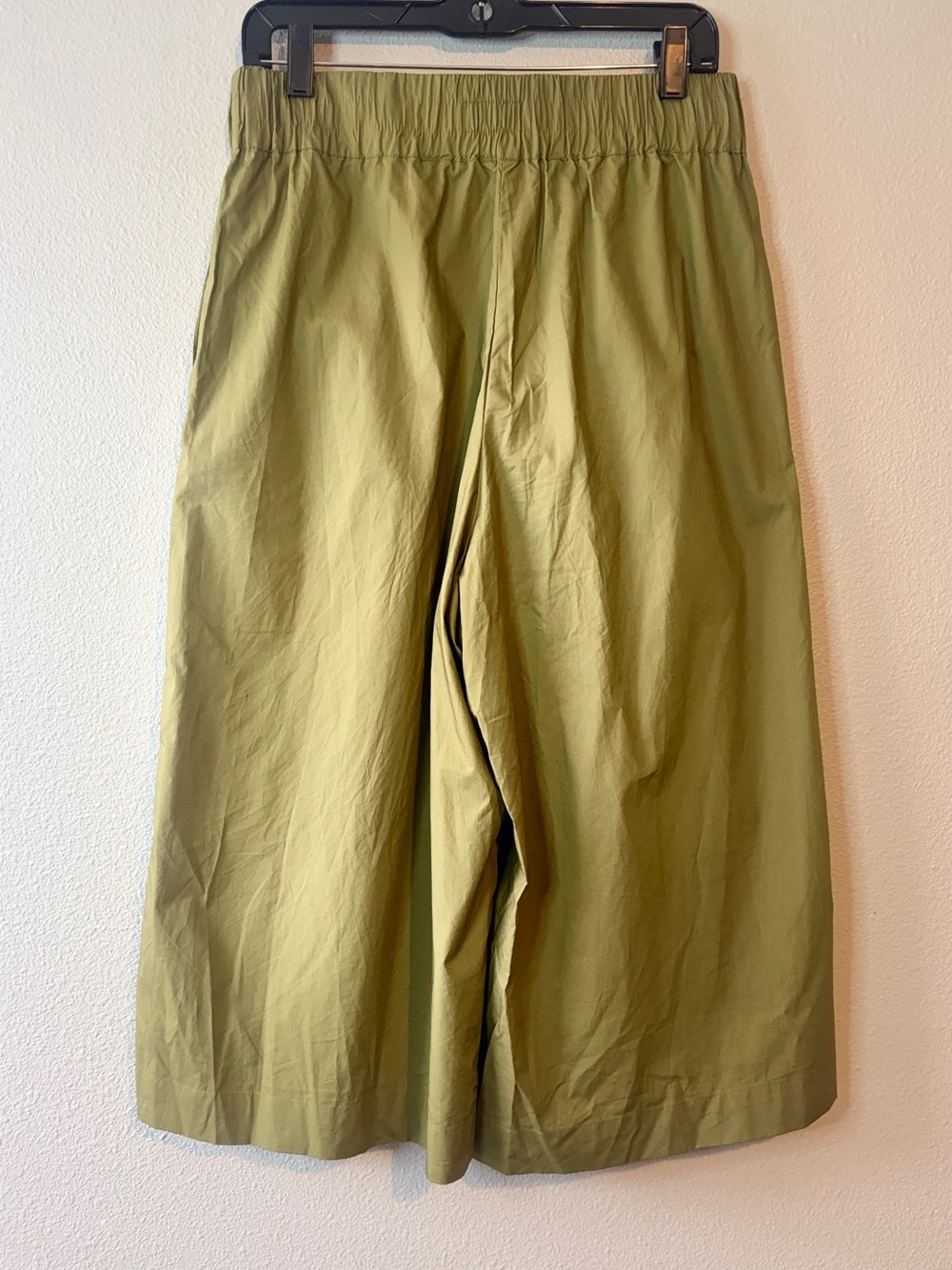 Baum Und Pferdgarten
Wide Leg Culottes Wo - Green Carrot Pants - Picture 3 of 4